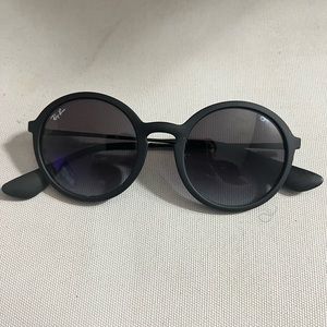 Ray-Ban Sunnies